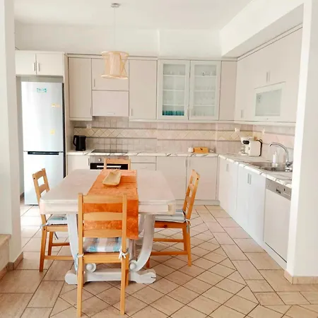 Lazarus 2Bd Apartment In The Center Patras Exterior foto