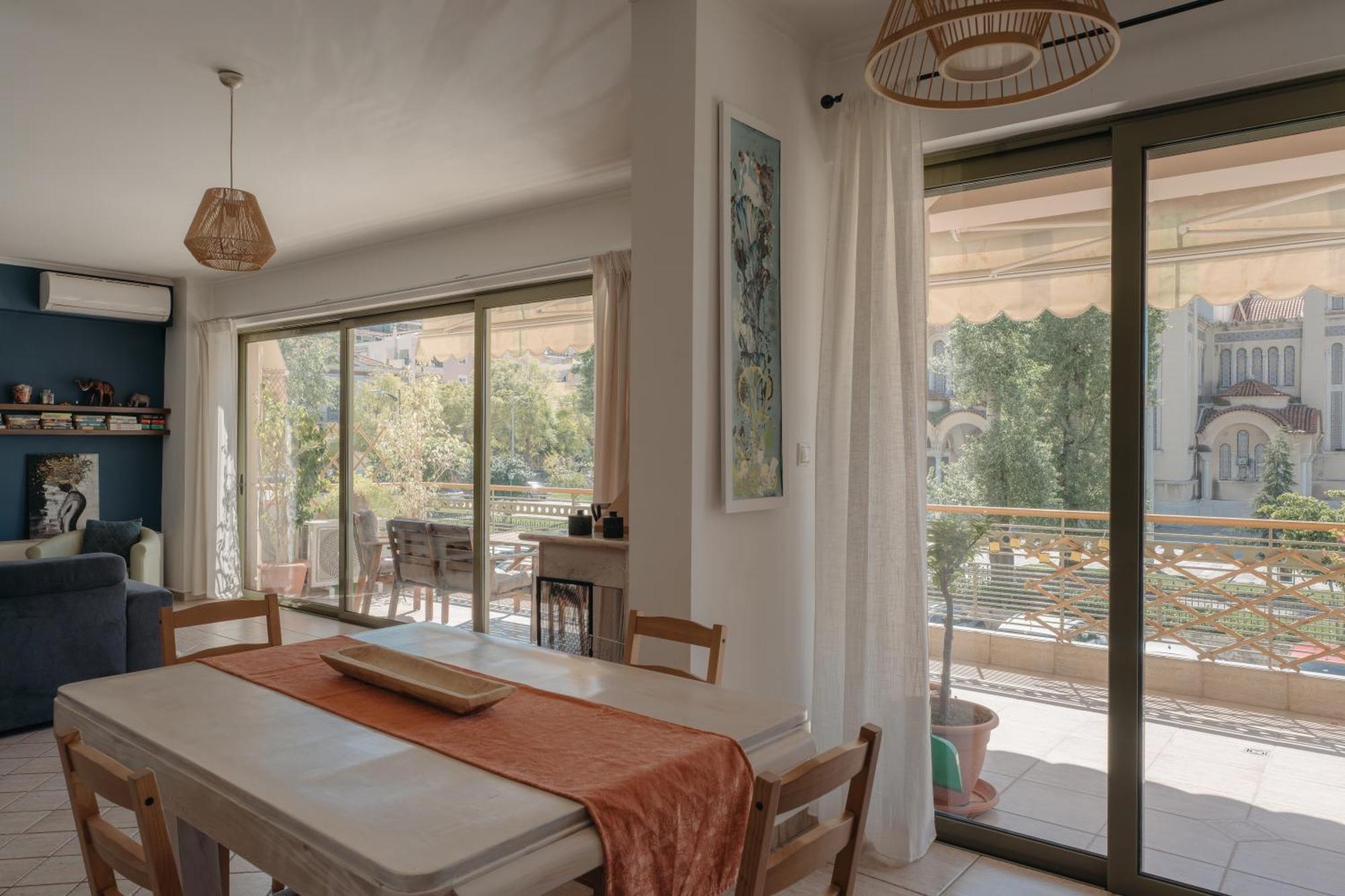 Lazarus 2bd In The Center Apartment Patras