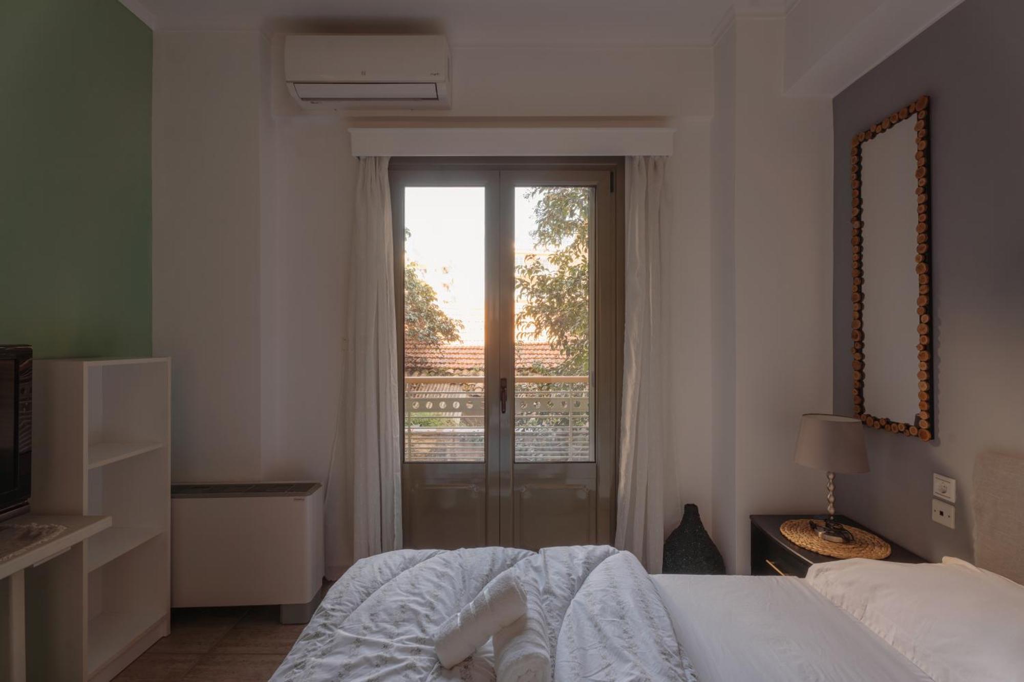 Lazarus 2bd In The Center Apartment Patras